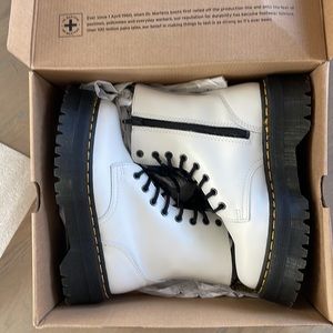 New in box White Dr. Martens Jadon Size 7